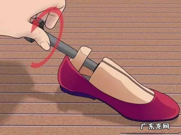 足球鞋小了一码撑大妙招,鞋子小了一码撑大妙招