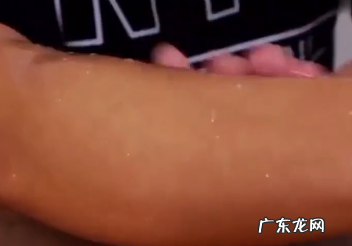 洗澡搓泥小妙招用什么,干皮肤洗澡搓泥小妙招