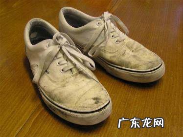 鞋子去黄有什么妙招,白色鞋子变黄了怎么洗白