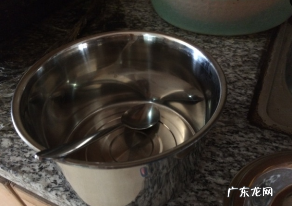 酸奶像豆腐渣是坏了,酸奶像豆腐渣是坏了