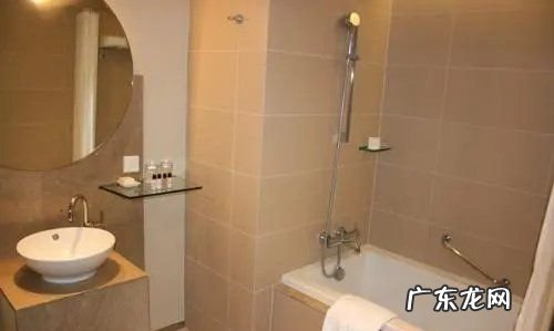 如何将洗手间除湿,卫生间潮湿的地方有那个黑色的