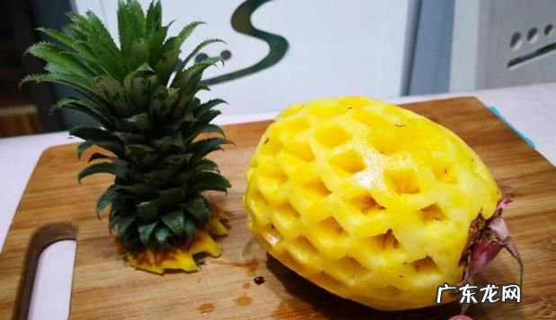 凤梨不切怎么吃,没有刀怎么吃菠萝蜜