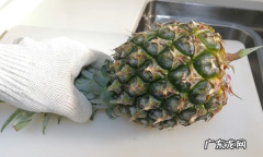 凤梨不切怎么吃,没有刀怎么吃菠萝蜜