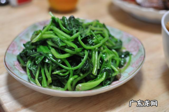 炒菠菜怎么做好吃,怎样炒菠菜好吃