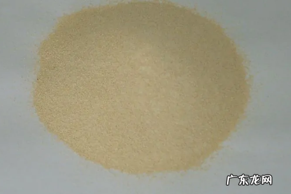 泡打粉和酵母有什么区别,泡打粉与酵母粉有何区别