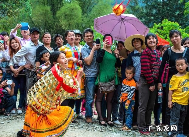 抛绣球是哪一个民族的传统活动,抛绣球是哪个民族的风俗