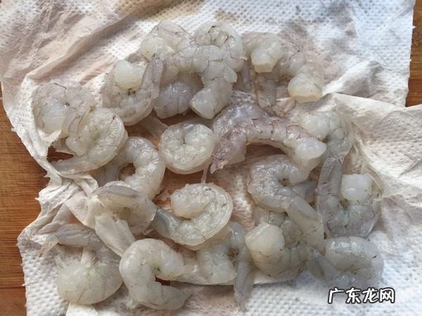 虾球怎么做好脱壳,虾球怎么做好吃