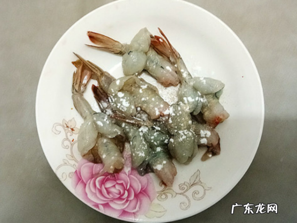 虾球怎么做好脱壳,虾球怎么做好吃