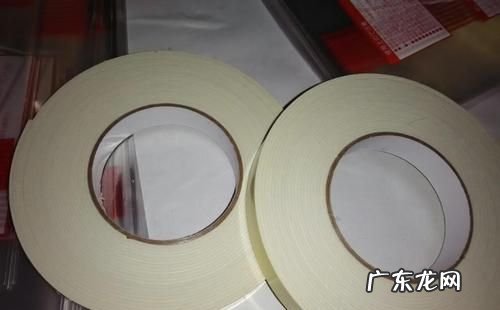 大面积广告纸胶水怎么去除,门上贴的广告纸胶怎么去掉不留痕迹