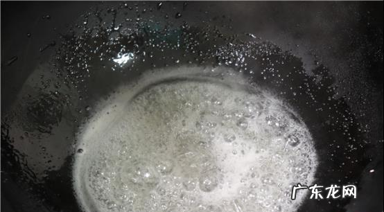 花生米不用油的做法,无油干炒花生米的做法大全集