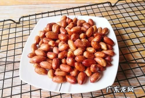 花生米不用油的做法,无油干炒花生米的做法大全集