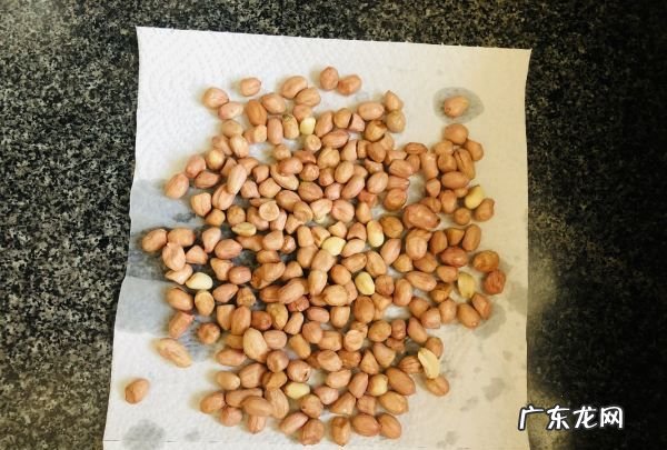 花生米不用油的做法,无油干炒花生米的做法大全集