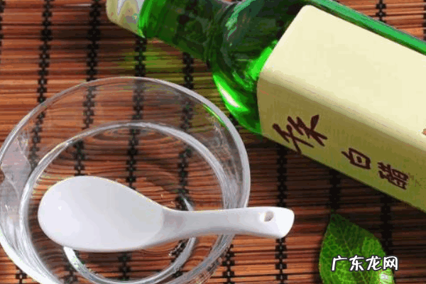 如何清理家具上的胶印,家具上的胶带印怎么去除 不伤油漆