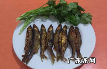 买的熏鱼怎么做,怎么做熏鱼好吃又简单