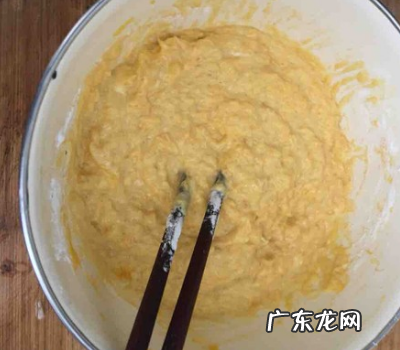 南瓜糯米饼怎么做,做南瓜糯米饼还要用酵母醒面