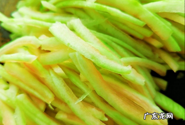 西瓜皮怎么做好吃又简单,西瓜皮怎么样做菜才能好吃