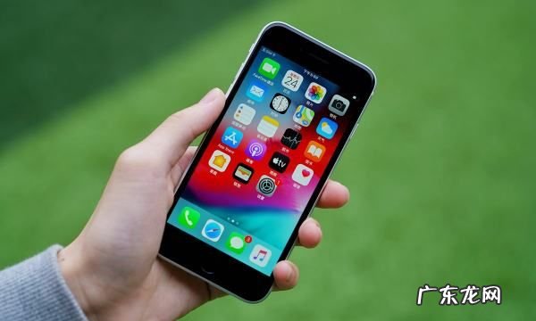 手机屏幕怎么保养,如何保护手机屏幕防摔碎