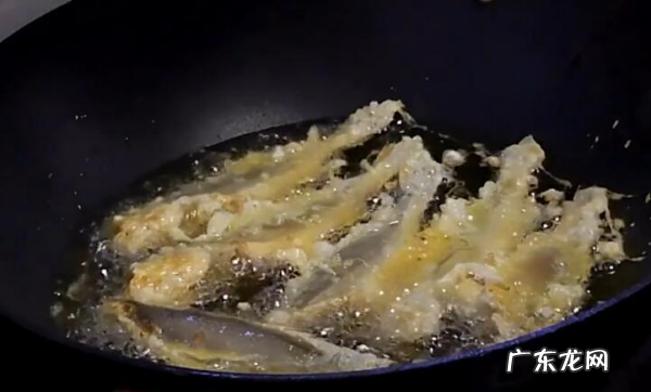 炸鱼怎么做最好吃家常做法,炸鱼的步骤是什么