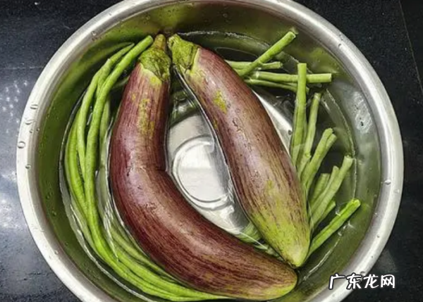豆角和茄子怎么炒好吃,豆角炒茄子怎么炒好吃