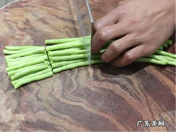 豆角和茄子怎么炒好吃,豆角炒茄子怎么炒好吃