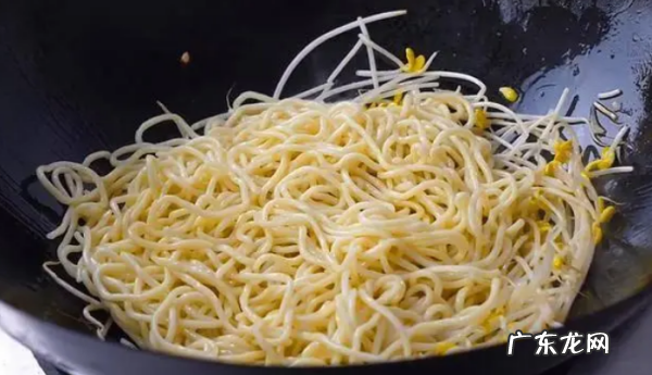 超市买的炒面怎么炒,炒面怎么炒不粘锅
