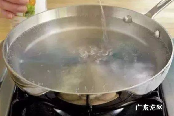洗菜盆下水管堵塞怎么疏通,洗菜盆下水管道堵塞怎么疏通