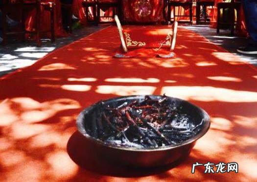 结婚跨火盆什么意思,结婚跨火盆什么意思