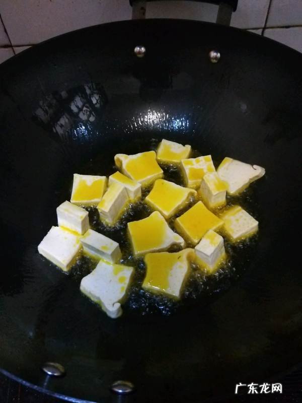 豆腐炒辣椒怎么做,辣椒炒豆腐的做法怎样做