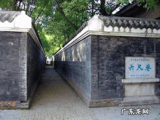 千里只为墙让他三尺又何妨六尺巷位于,万里家书只为墙让他三尺又何妨六尺巷位于