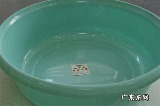 塑料盆裂了怎么补,如何使塑料盆的漏洞补好.且方法简单又耐用