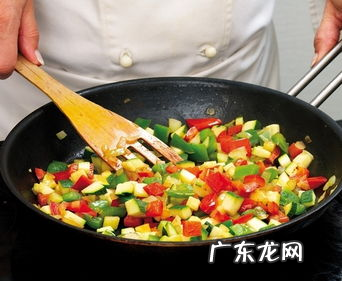 菜炒的太咸了怎么办,菜做咸了怎么办补救方法大公开