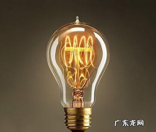 挂拍 两盏灯 怎么打,怎么把平铺的衣服拍出挂着的感觉