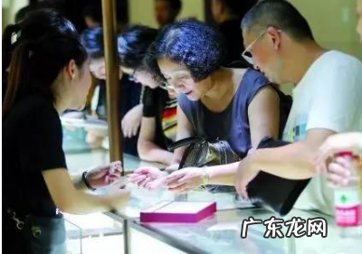 手镯取不下来怎么办,手镯太小了怎么取下来