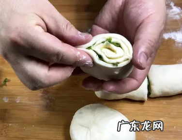 怎么做葱油饼,葱油饼怎么做