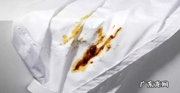 果汁到衣服上怎么洗掉,白衣服上的果汁污渍怎么去除