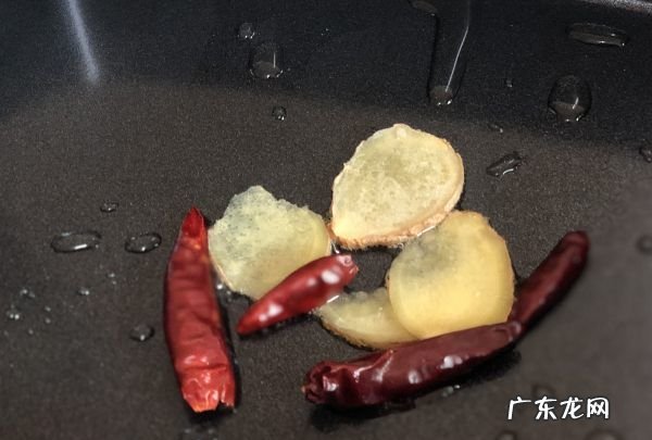 毛豆炒肉的做法图解,雪菜肉丝炒毛豆的做法