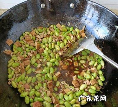 毛豆炒肉的做法图解,雪菜肉丝炒毛豆的做法