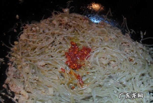 蚂蚁上树钓鱼方法,小鸡饲料钓鲤鱼饵料配方