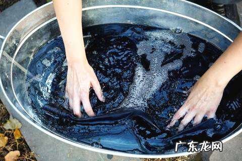水洗牛仔裤是什么意思,怎样水洗牛仔面料