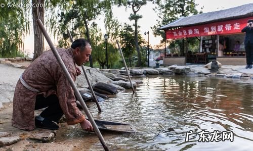 个人在河里淘金犯法,在中国淘金是犯法的