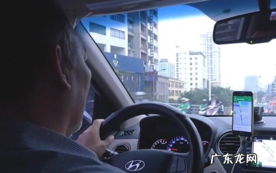 滴滴出行快车能坐几个人,滴滴打车一般最多能坐几个人的车