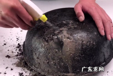 怎么去除锅底的黑糊,锅底烧糊的黑垢怎么去除小妙招