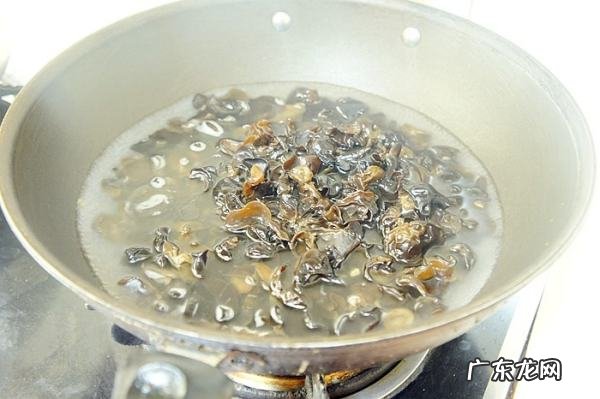 山胡椒油怎么使用,山胡椒油放在炒好的菜里能吃