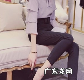 黑色裤子怎么洗不褪色,防止黑色牛仔裤子掉色的方法