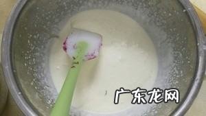 芝士酸奶做法 快来品尝一下吧,蓝莓酸奶慕斯蛋糕的做法
