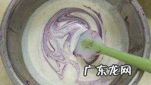 芝士酸奶做法 快来品尝一下吧,蓝莓酸奶慕斯蛋糕的做法