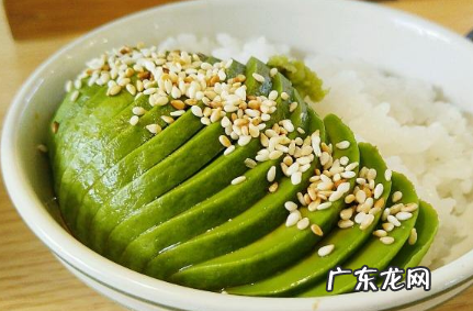 牛油果核能生吃,牛油果核能吃怎么吃图解