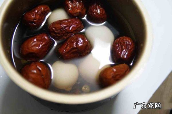 红糖桂圆鸡蛋的功效与作用,每天一碗桂圆红枣鸡蛋糖水的功效