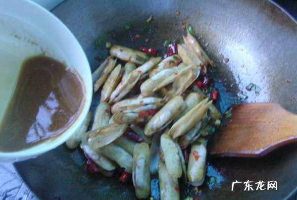 怎么看蛏子熟没熟,蛏子炒多长时间可以吃