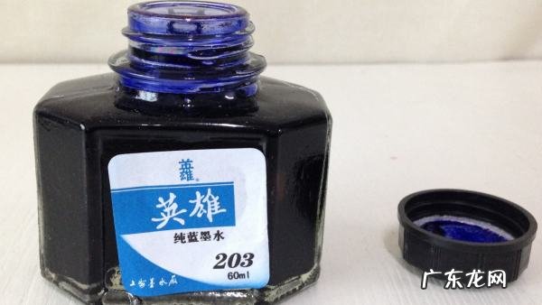白鞋刷完有黄印子怎么去除,怎么去掉白鞋上的黄渍小妙招